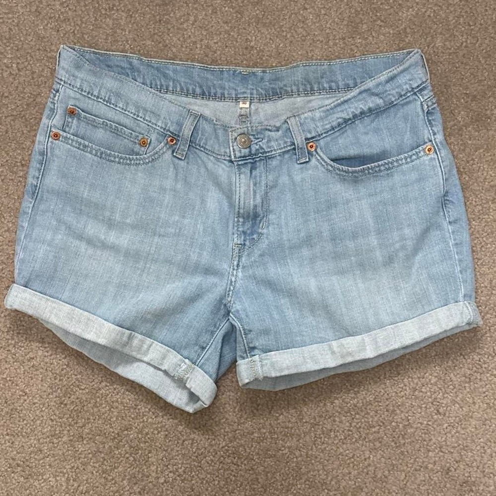 Classic Levi Strauss & Co. Light Wash Rolled Cuff Denim Shorts SIZE 30